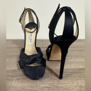 JIMMY CHOO
Rosie 120 knotted satin sandals